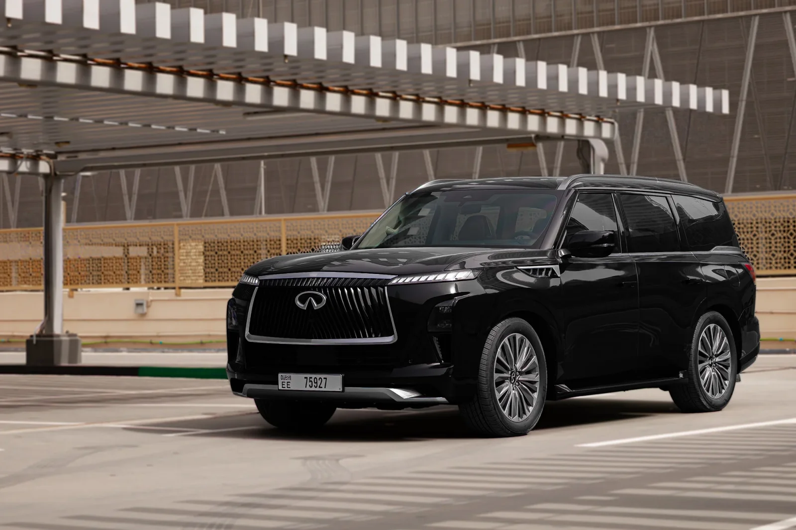 Affitto Infiniti QX80  Nero 2025 in Abu Dhabi - 10 