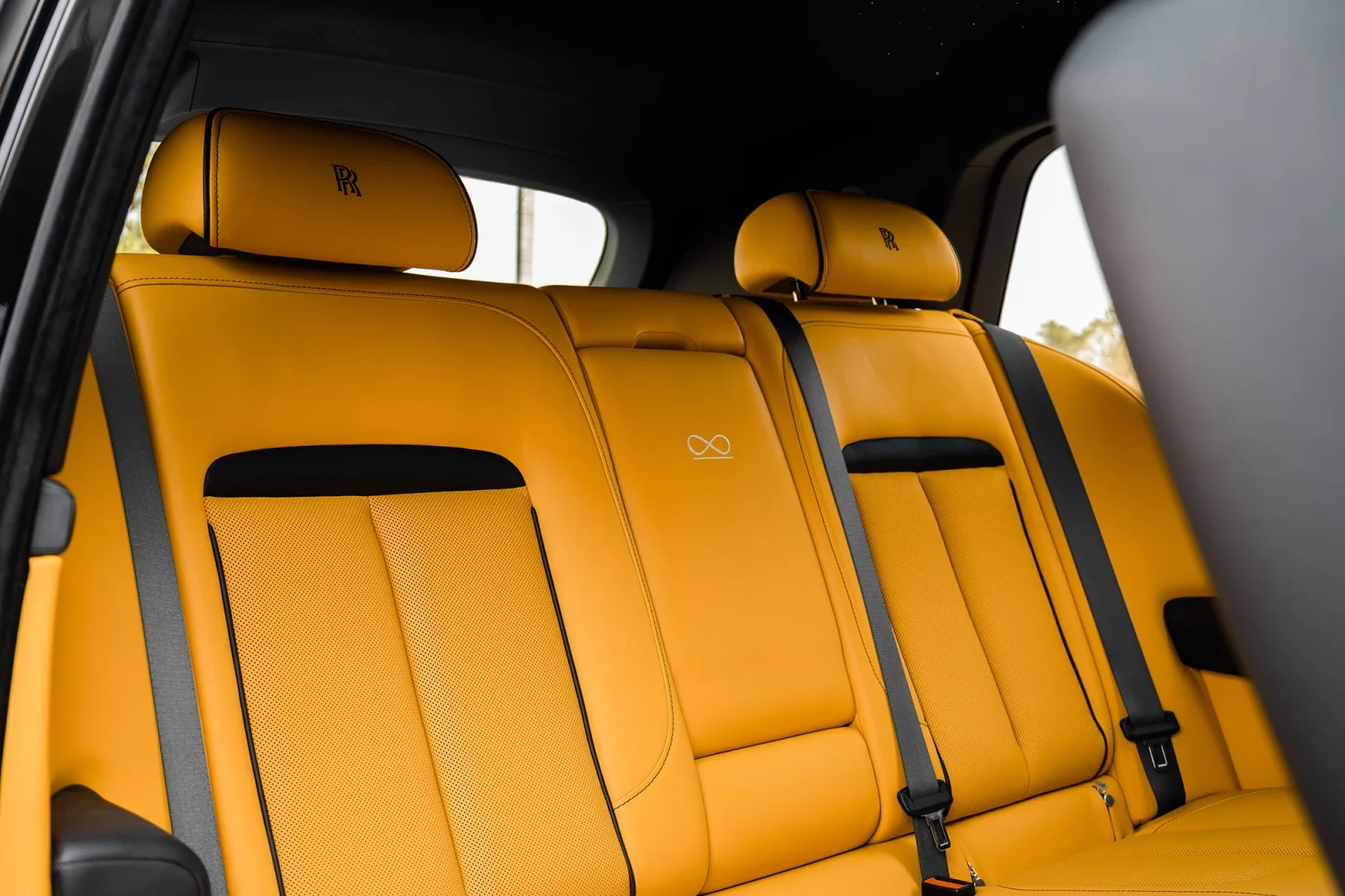 Loyer Rolls-Royce Cullinan  Noir 2022 en Abou Dabi - 5 