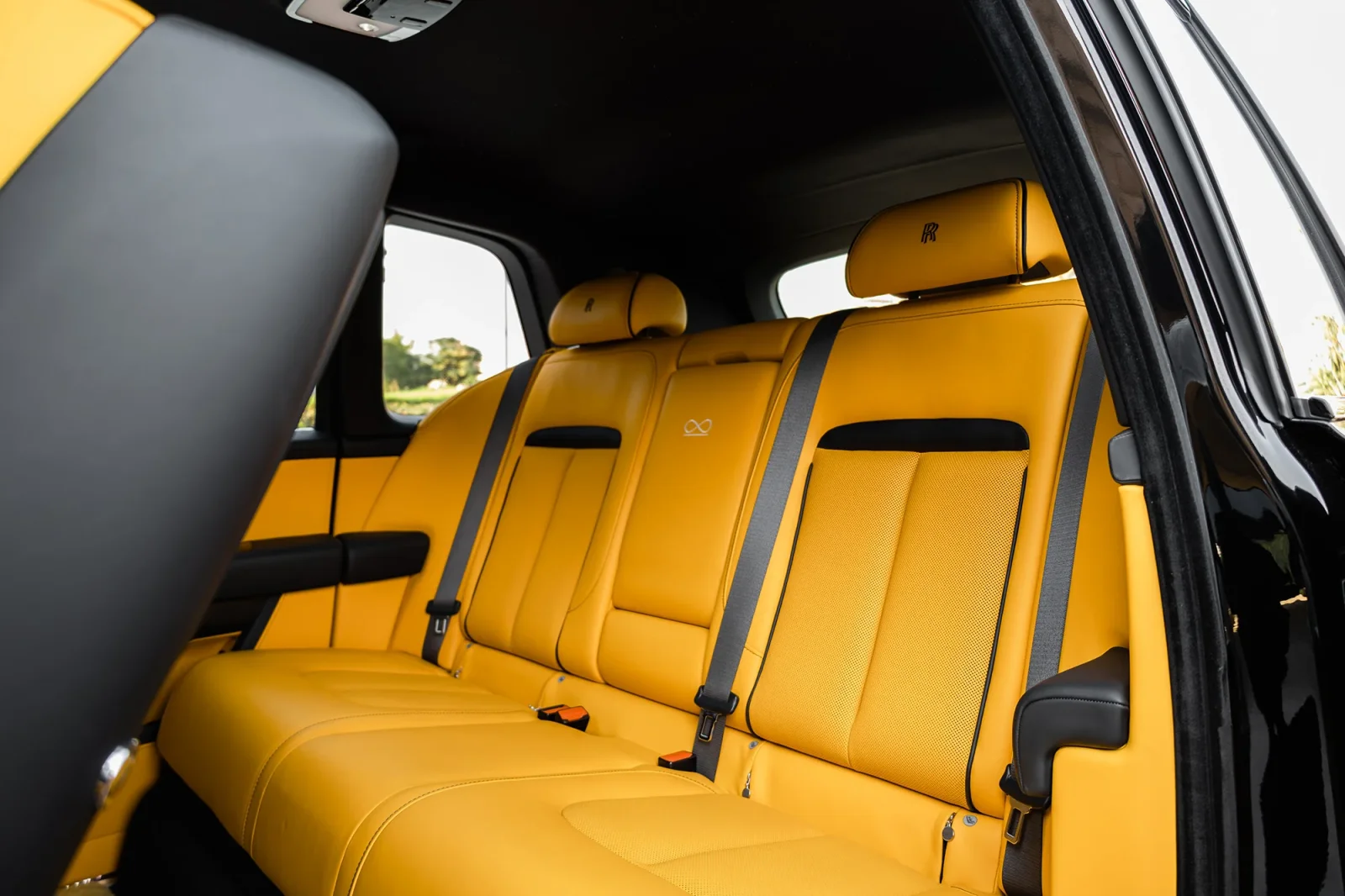 Loyer Rolls-Royce Cullinan  Noir 2022 en Abou Dabi - 10 