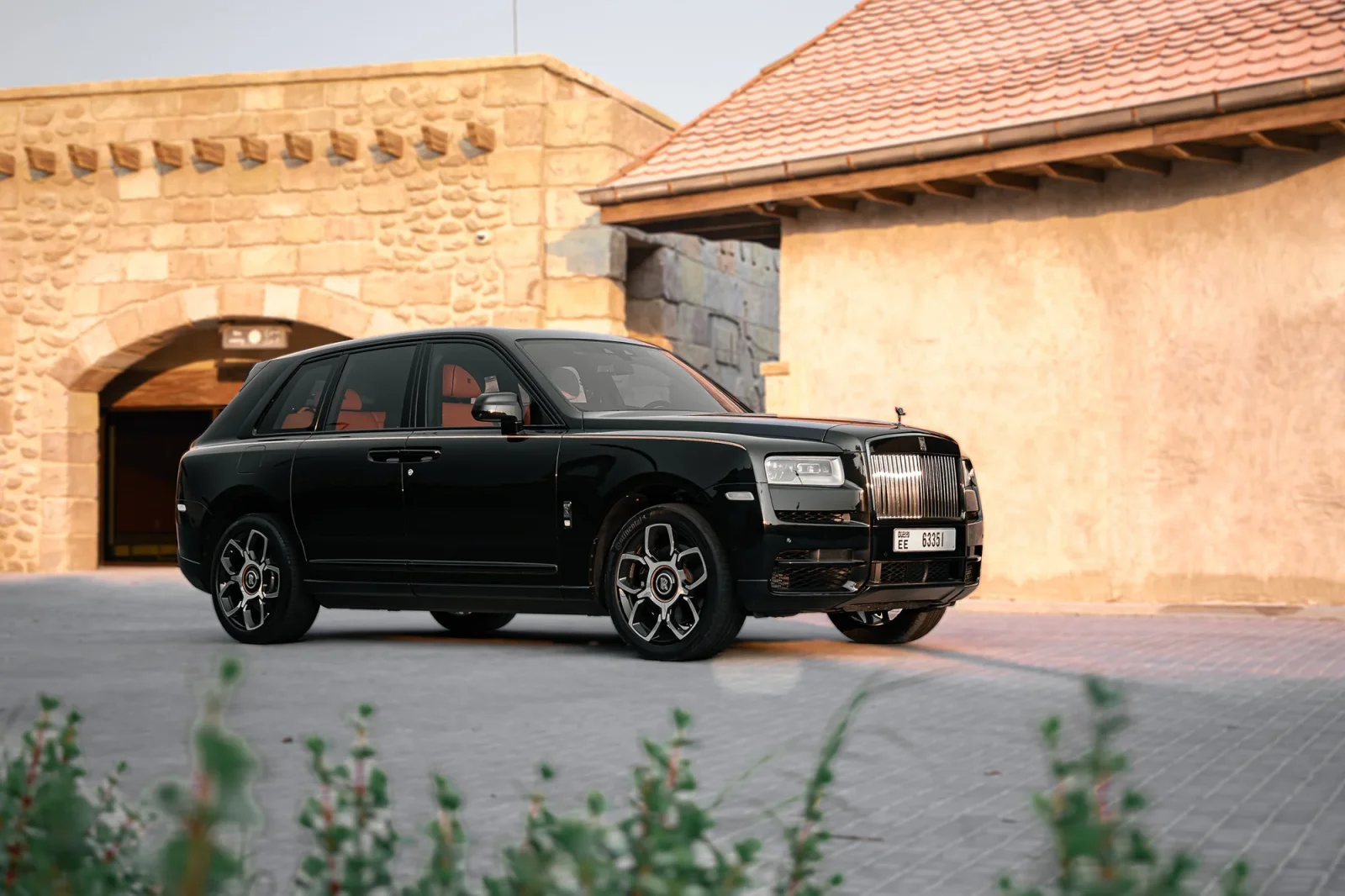 Loyer Rolls-Royce Cullinan  Noir 2022 en Abou Dabi - 2 