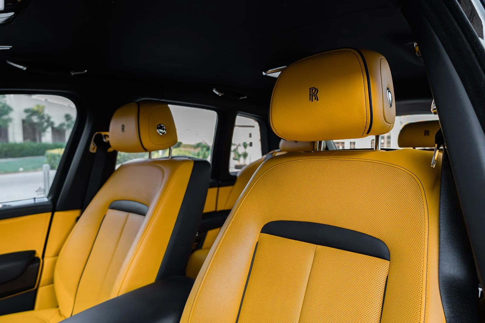 Loyer Rolls-Royce Cullinan  Noir 2022 en Abou Dabi - 4 