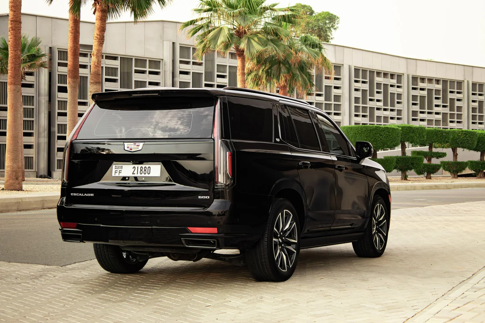 Loyer Cadillac Escalade  Noir 2023 en Abou Dabi - 7 