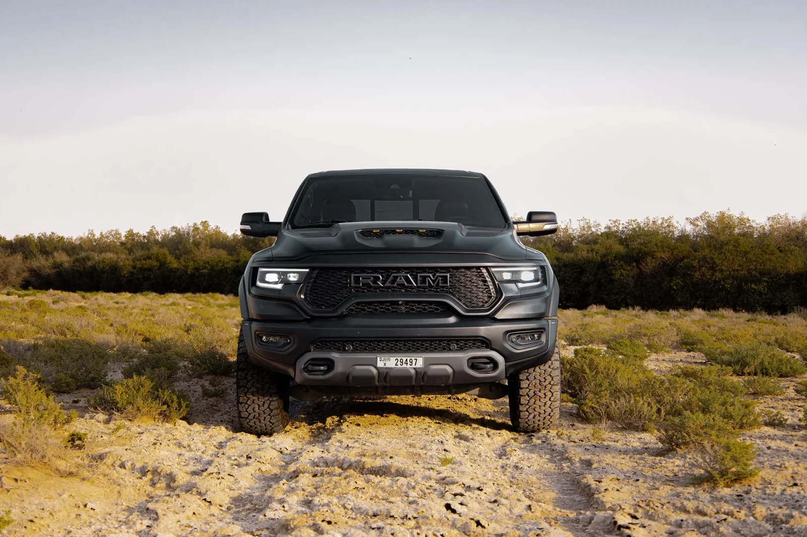 Huren Dodge Ram TRX  Zwart 2021 in Abu Dhabi - 2 
