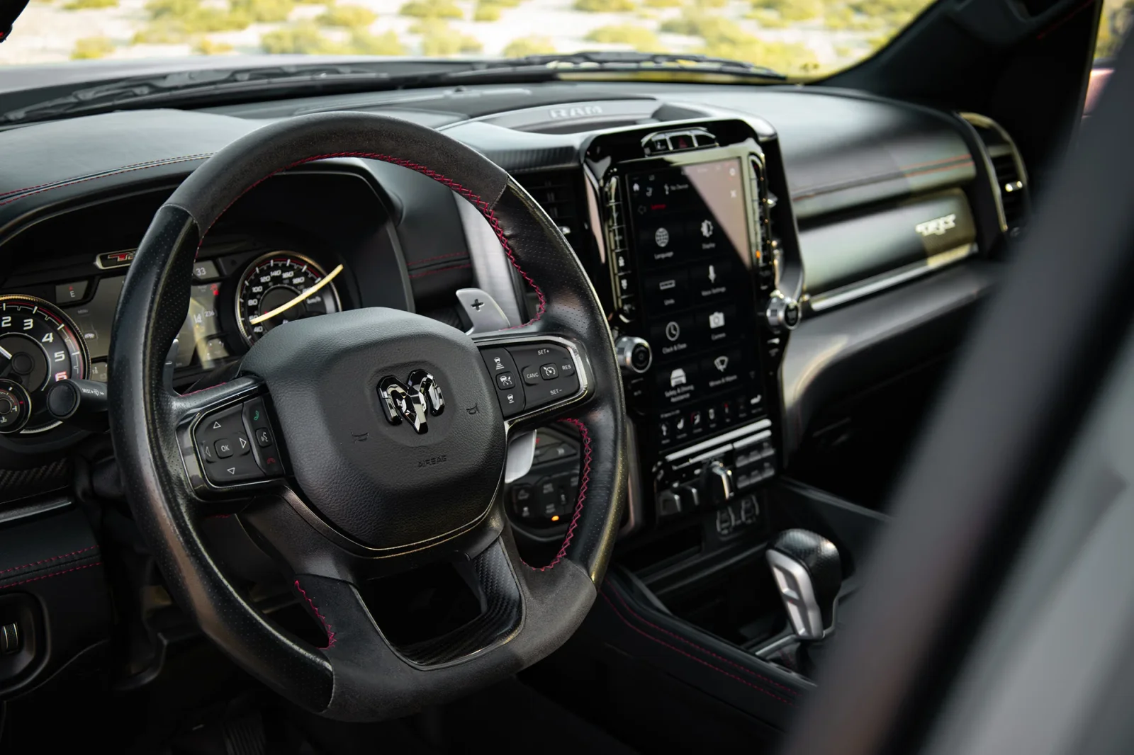 Affitto Dodge Ram TRX  Nero 2021 in Abu Dhabi - 2 