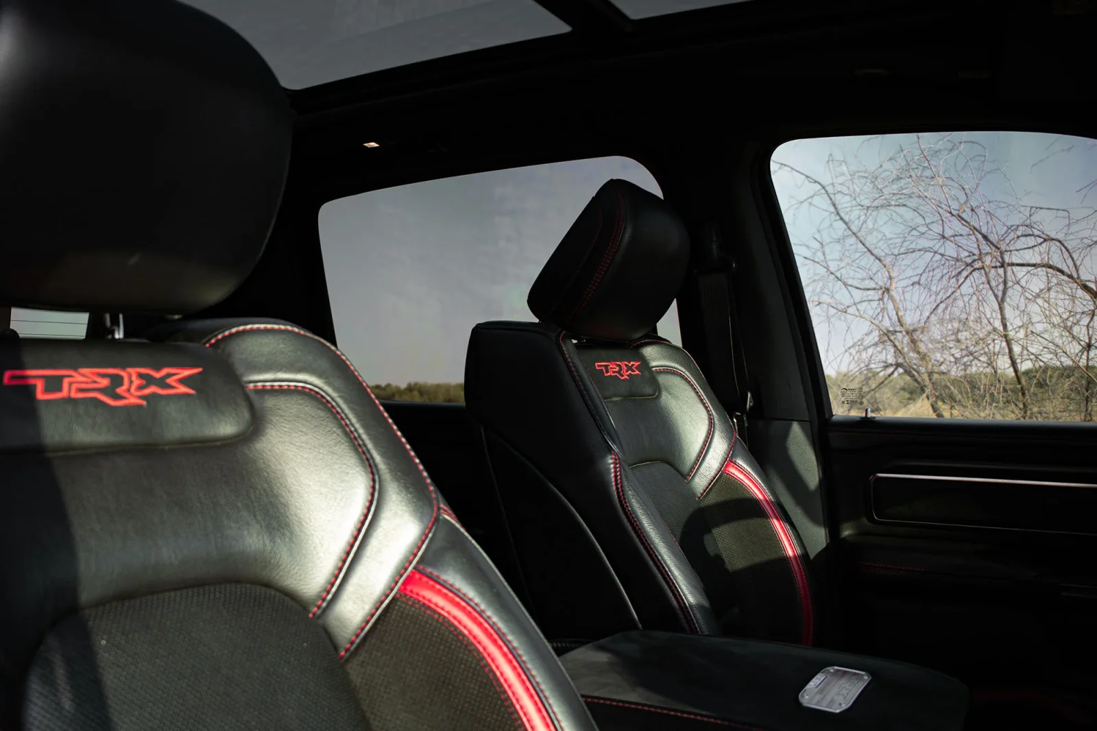 Huren Dodge Ram TRX  Zwart 2021 in Abu Dhabi - 8 