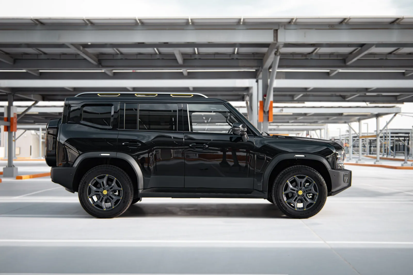 Huren Jetour T2  Zwart 2024 in Abu Dhabi - 10 