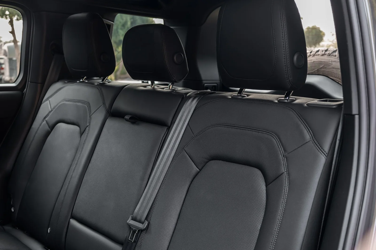 Loyer Land Rover Defender  Gris 2024 en Abou Dabi - 12 