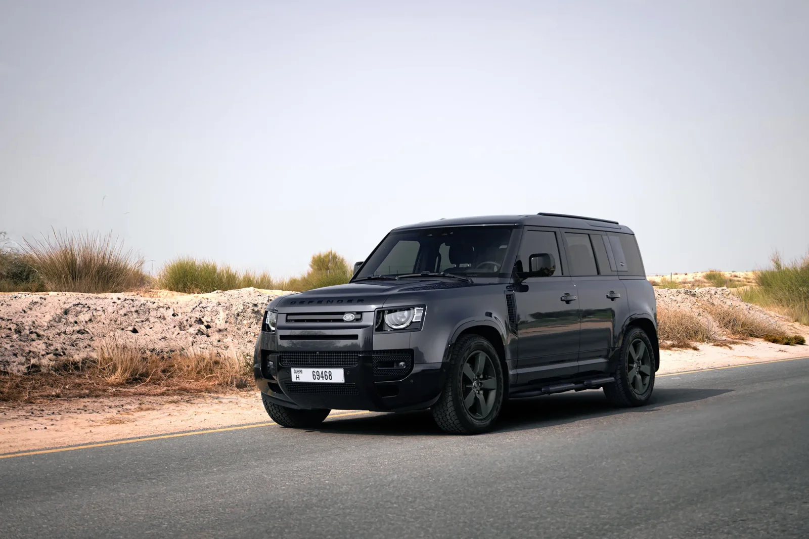Loyer Land Rover Defender  Gris 2024 en Abou Dabi - 8 