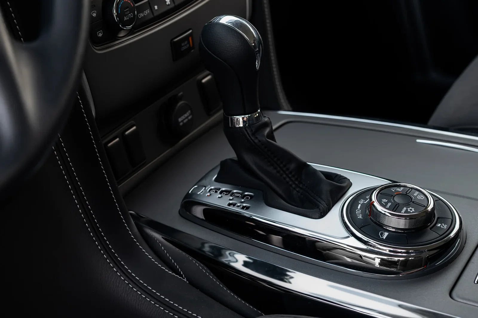 Rent Nissan Patrol  Black 2024 in Abu Dhabi - 5 