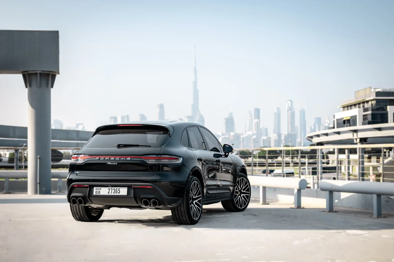 Loyer Porsche Macan  Noir 2023 en Abou Dabi - 7 