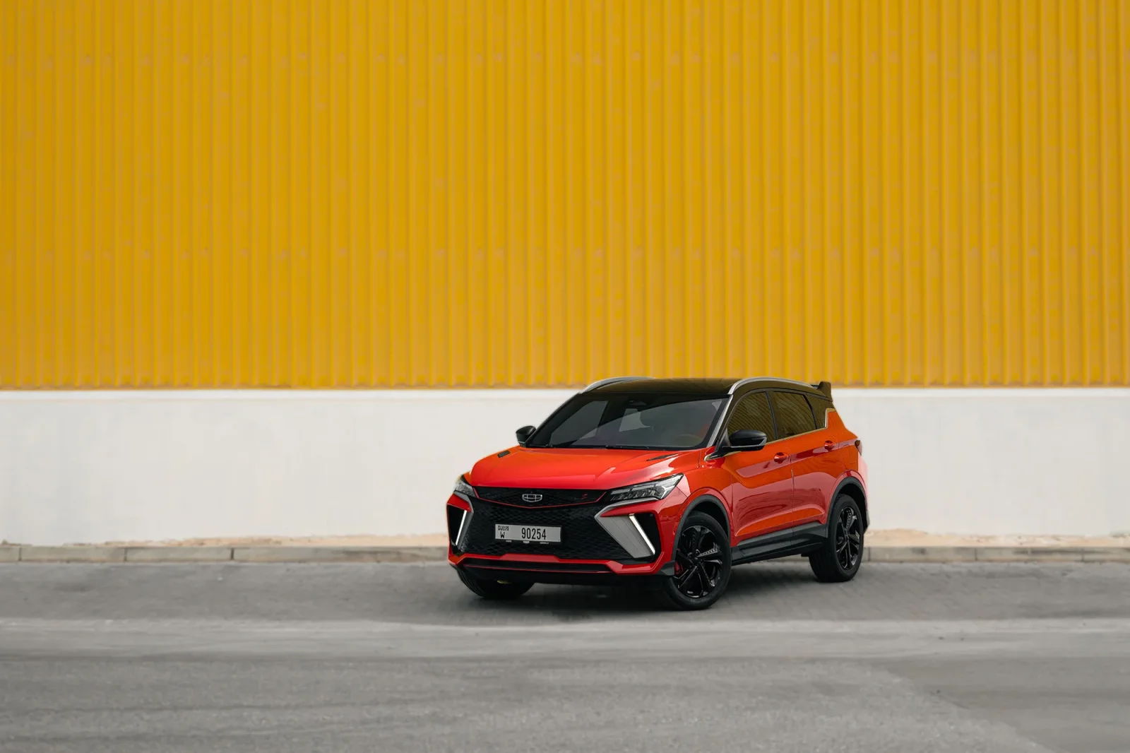 Kiralık Geely Coolray GF Kırmızı 2024 içinde Abu Dhabi - 2 