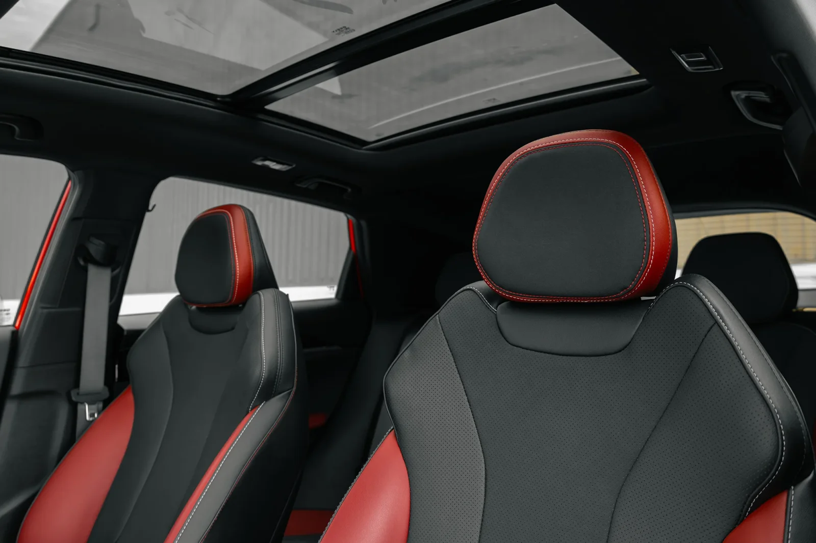 Rent Geely Coolray GF White 2024 in Abu Dhabi - 15 