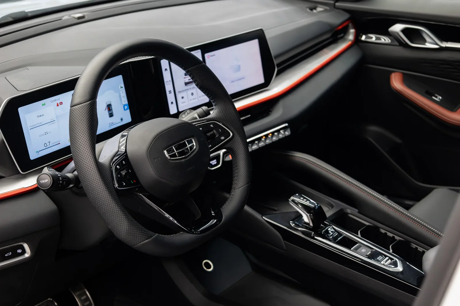 Miete Geely Coolray GF Weiß 2024 in der Abu Dhabi - 3 