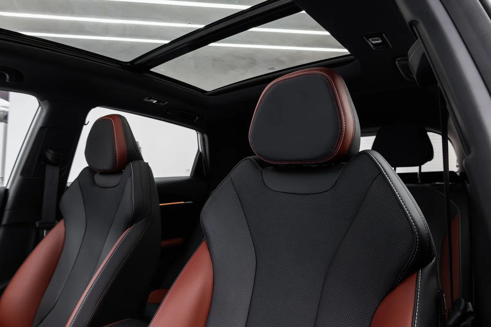 Loyer Geely Coolray GF Gris 2024 en Abou Dabi - 2 