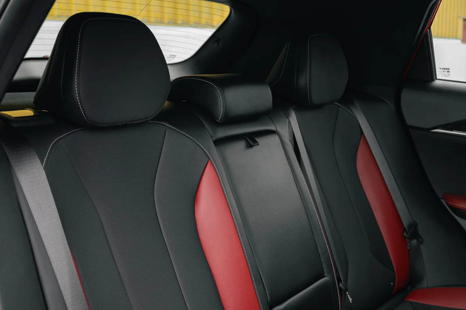 Affitto Geely Coolray GF Grigio 2024 in Abu Dhabi - 14 