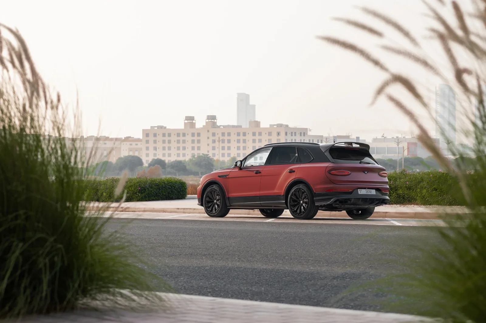 Loyer Bentley Bentayga  Rouge 2022 en Abou Dabi - 6 