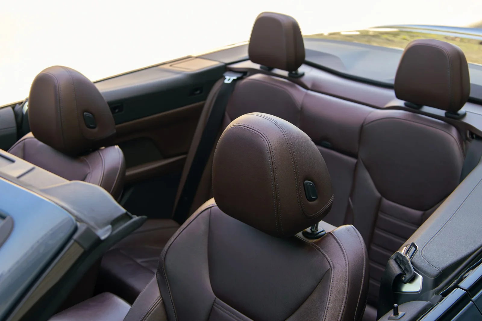 Huren BMW 4-Series 430 Blauw 2023 in Abu Dhabi - 5 