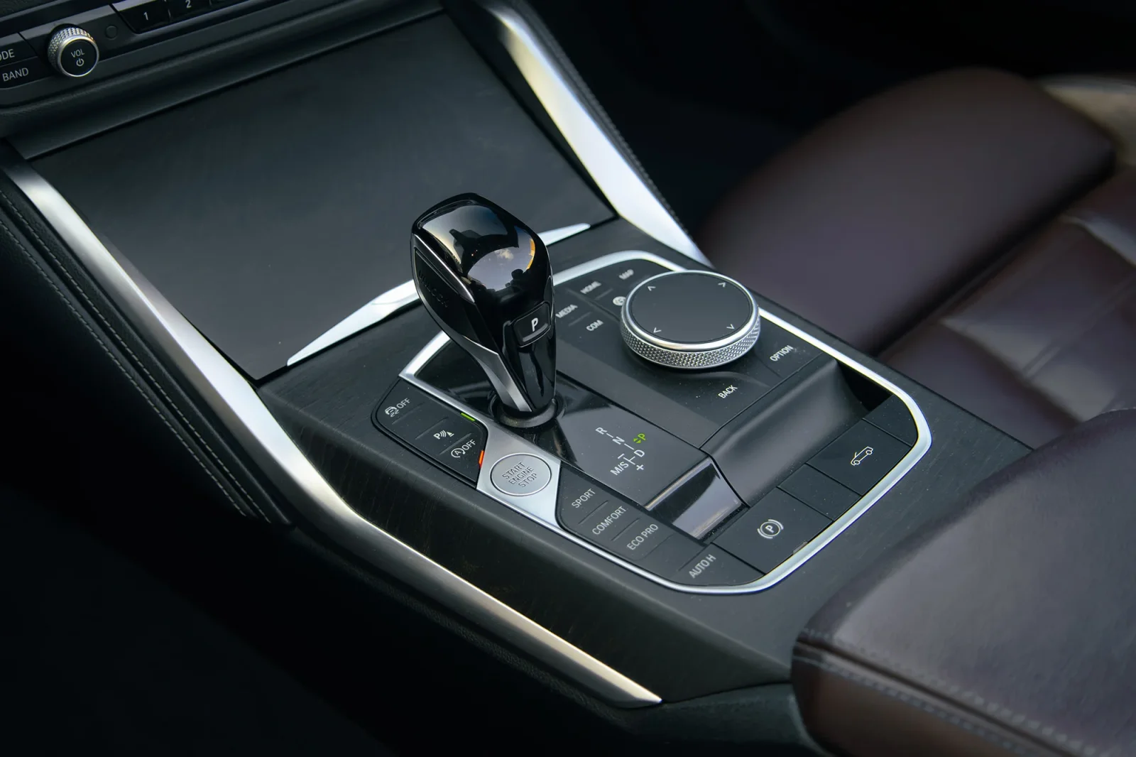 Huren BMW 4-Series 430 Blauw 2023 in Abu Dhabi - 11 