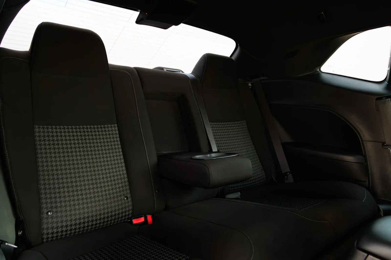 Loyer Dodge Challenger R/T Blanc 2022 en Abou Dabi - 6 