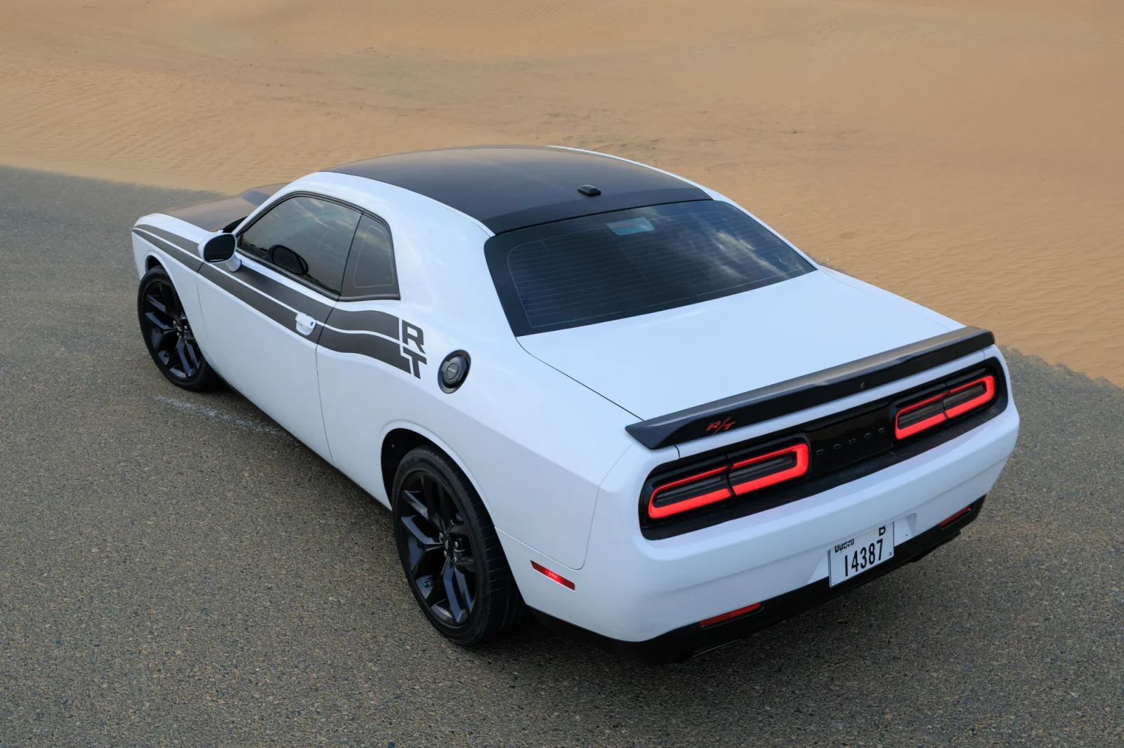 Loyer Dodge Challenger R/T Blanc 2022 en Abou Dabi - 16 