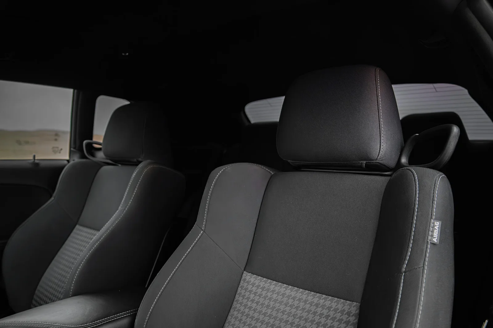 Rent Dodge Challenger R/T White 2022 in Abu Dhabi - 3 