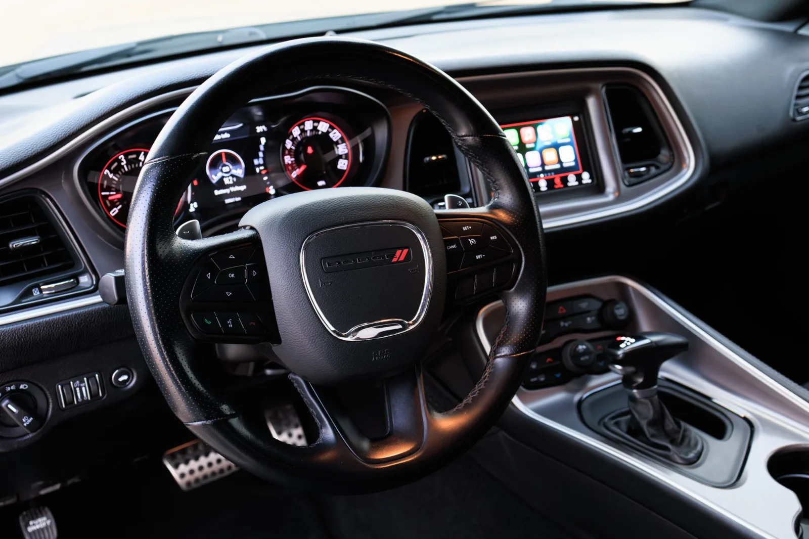 Loyer Dodge Challenger R/T Blanc 2022 en Abou Dabi - 4 