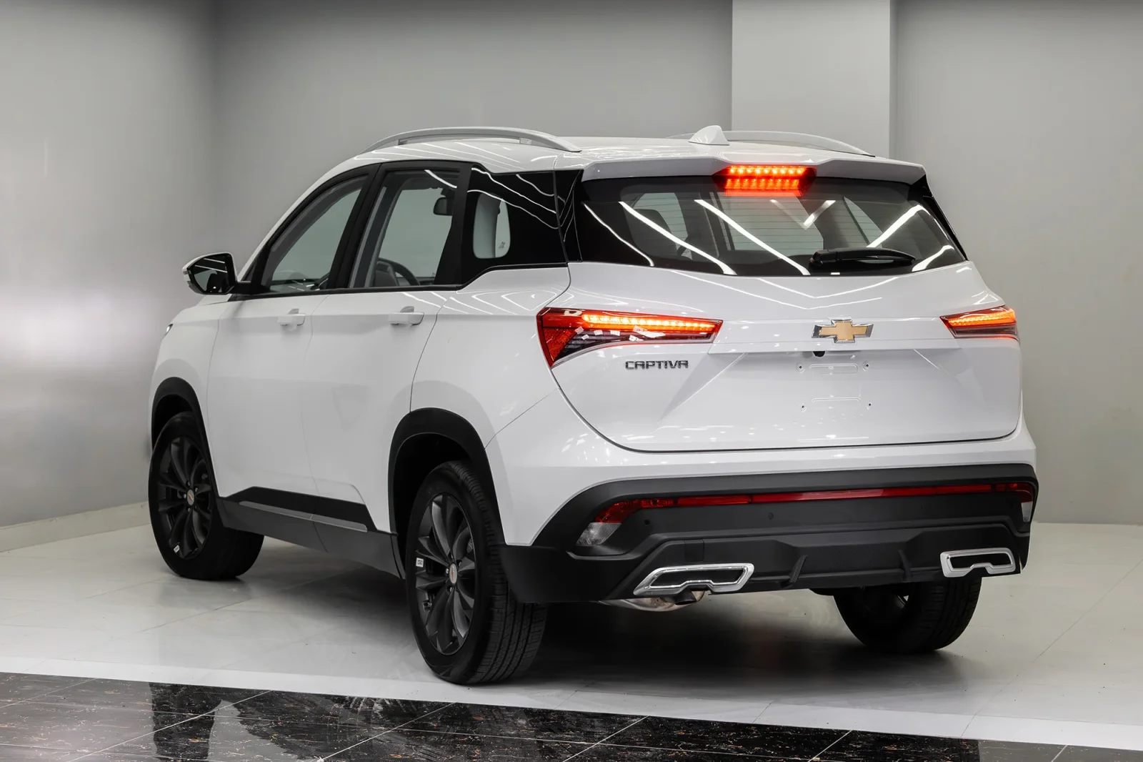 Rent Chevrolet Captiva  White 2026 in Abu Dhabi - 4 
