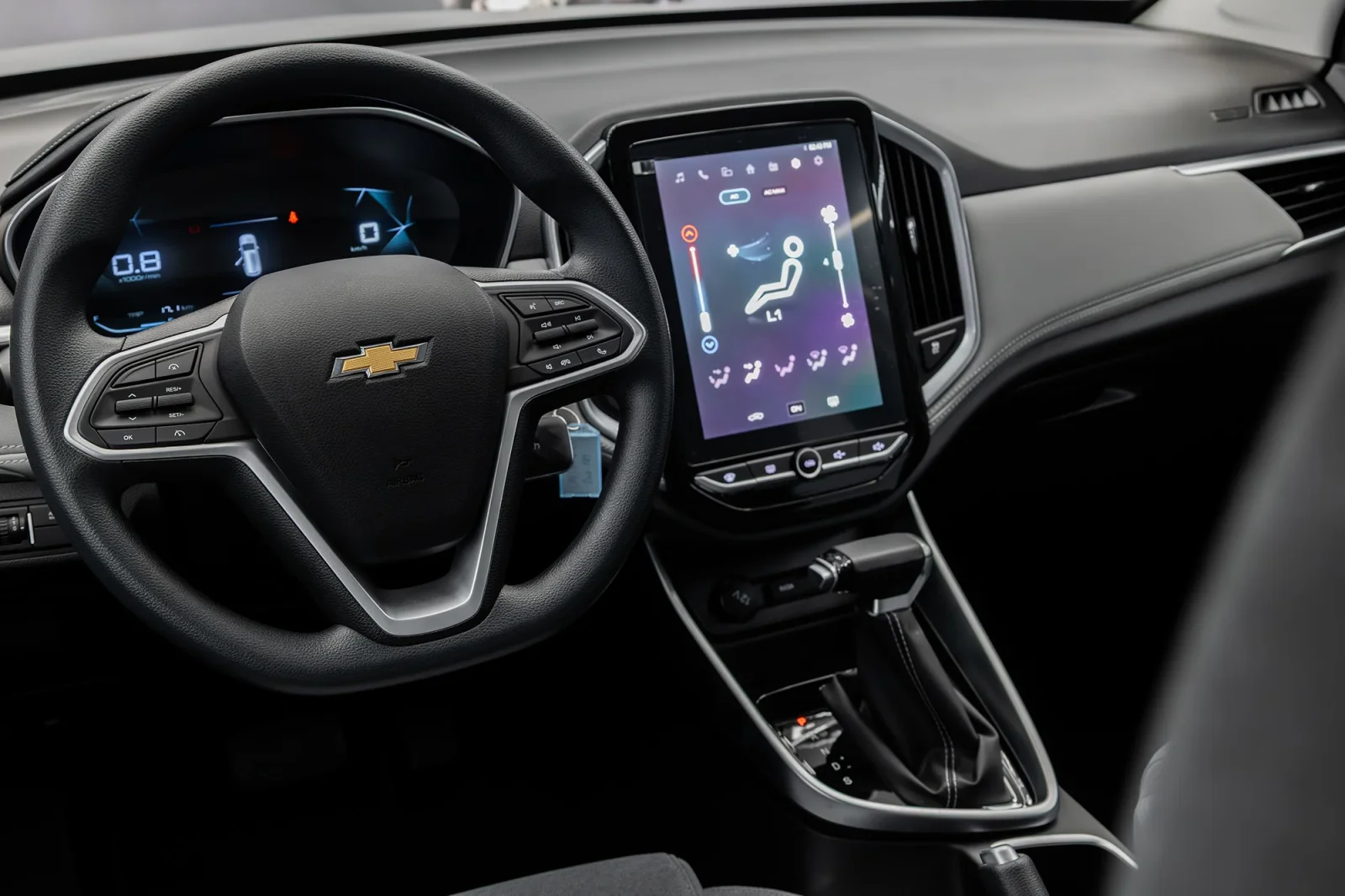 Rent Chevrolet Captiva  Silver 2026 in Abu Dhabi - 2 