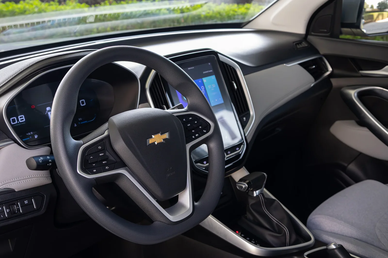 Loyer Chevrolet Captiva  Argent 2026 en Abou Dabi - 3 