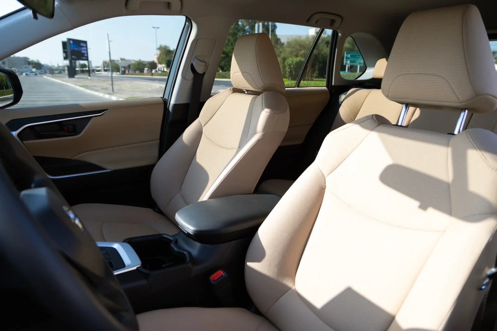 Rent Toyota RAV4  Black 2025 in Abu Dhabi - 4 