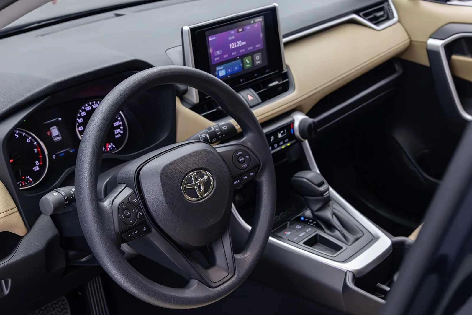 Affitto Toyota RAV4  Nero 2025 in Abu Dhabi - 2 