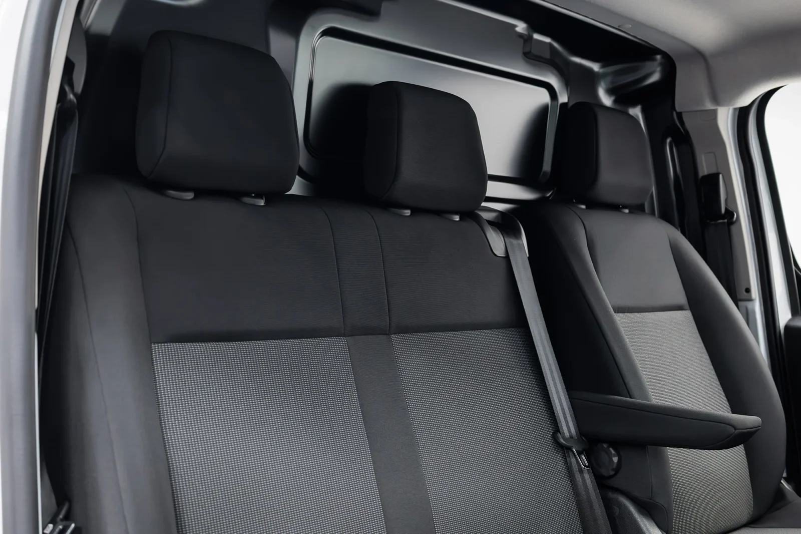 Rent Citroen Jumpy  White 2025 in Abu Dhabi - 3 