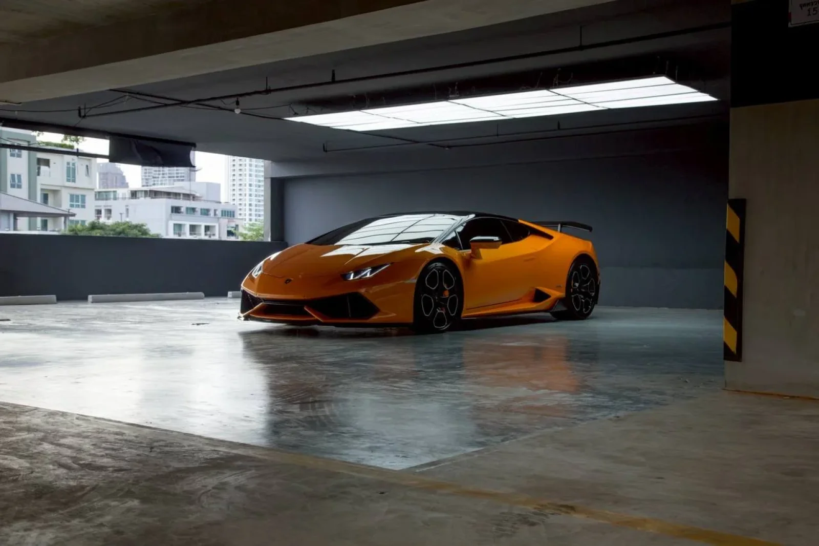 Rent Lamborghini Huracan  Orange 2019 in Bangkok - 3 