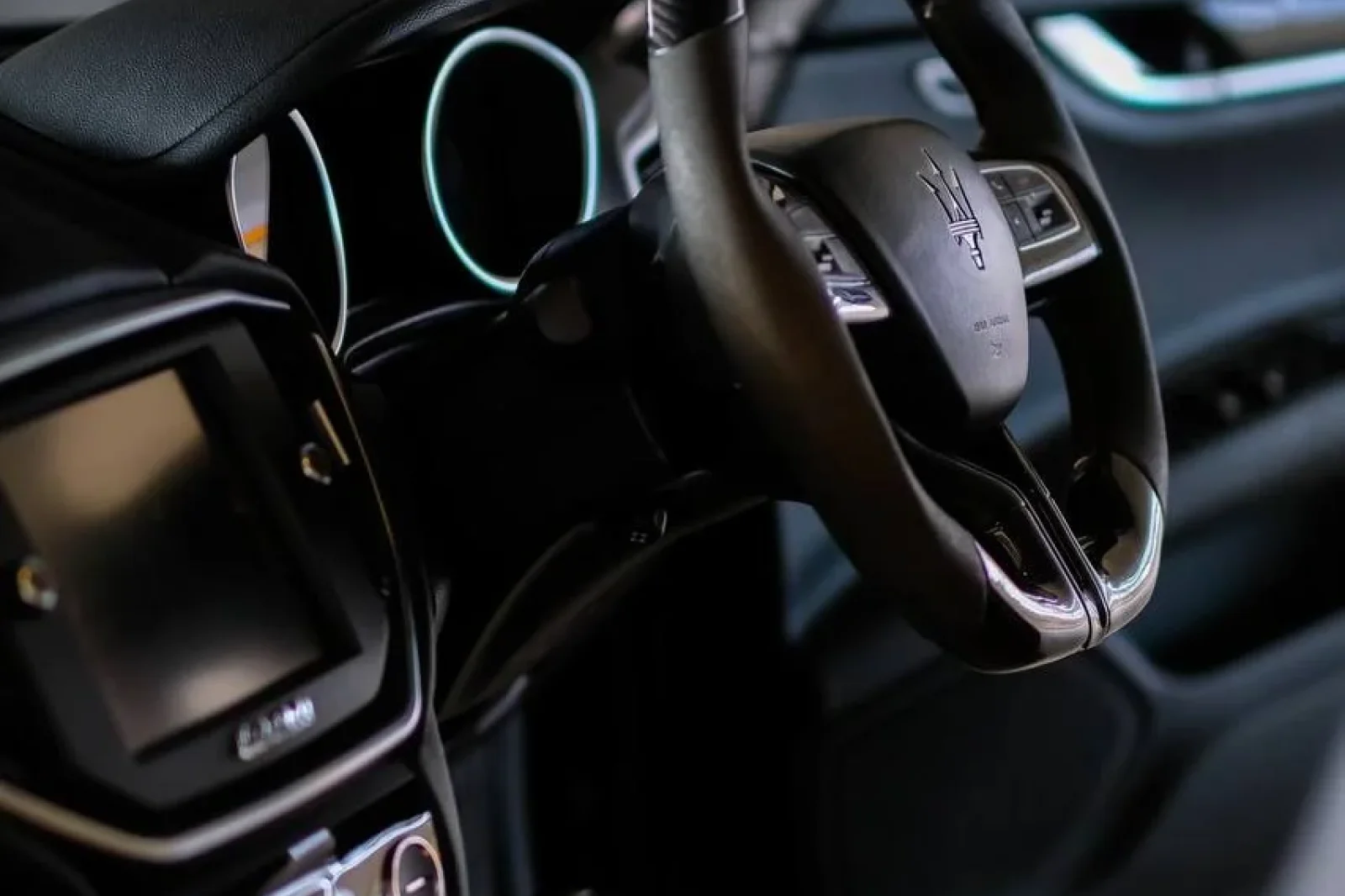 Rent Maserati Ghibli  Black 2018 in Bangkok - 6 