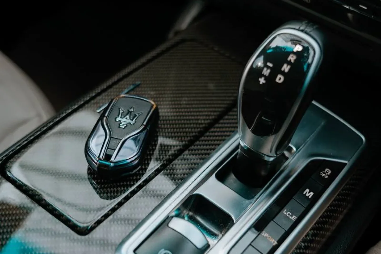 Rent Maserati Ghibli  Black 2018 in Bangkok - 3 