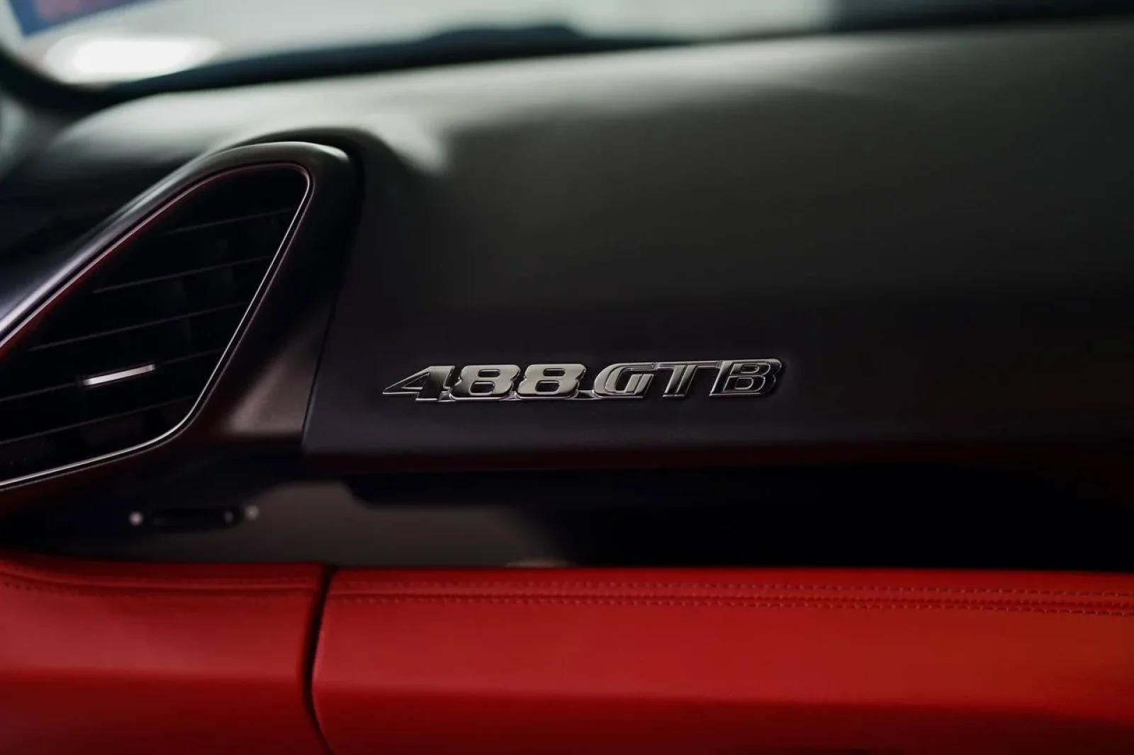 Rent Ferrari 488  Red 2019 in Bangkok - 4 