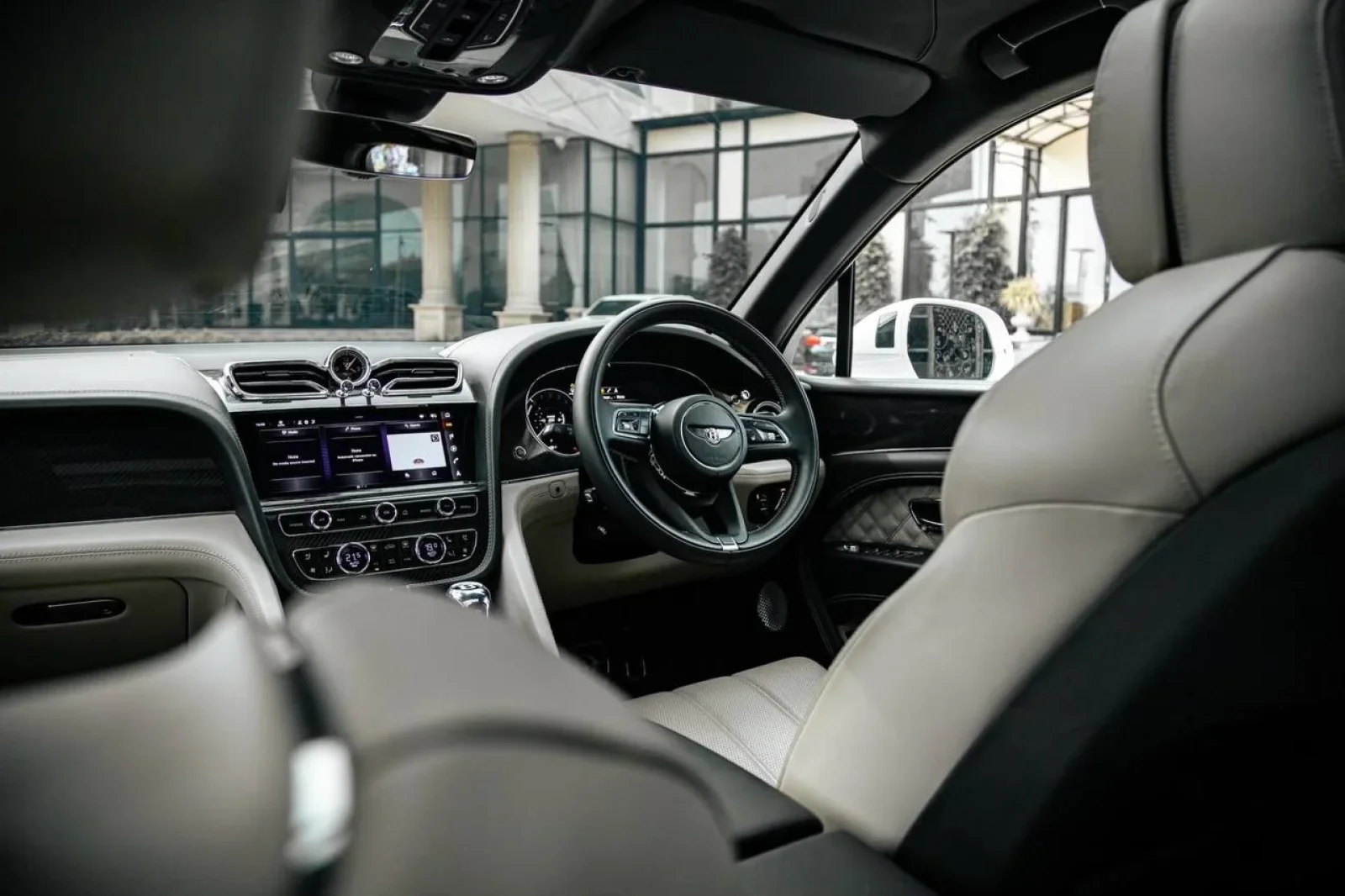 Rent Bentley Bentayga  White 2023 in Bangkok - 4 