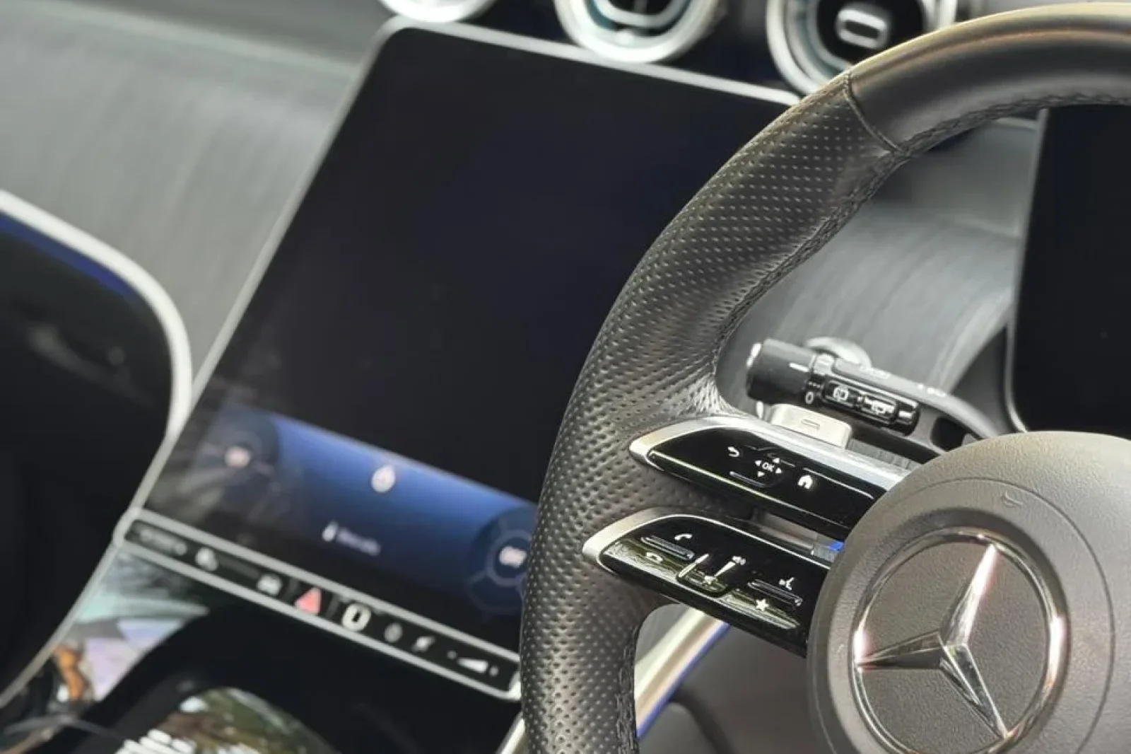 Rent Mercedes-Benz GLC 300 Black 2025 in Bangkok - 3 