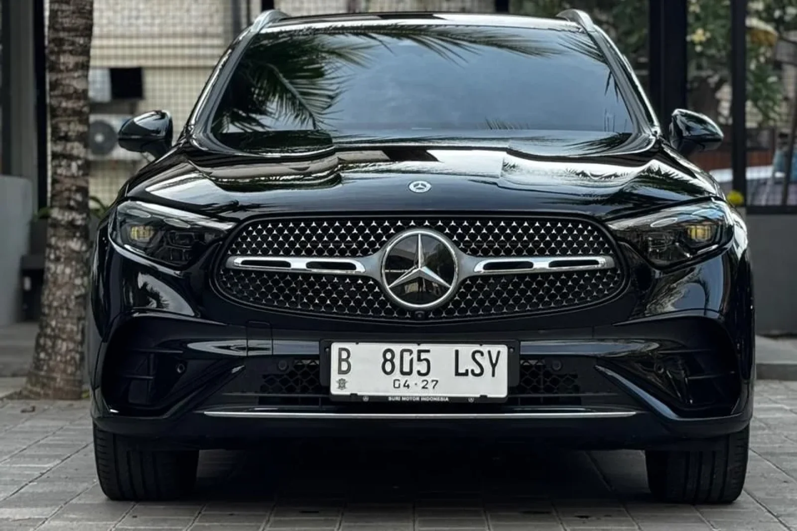 Rent Mercedes-Benz GLC 300 Black 2025 in Bangkok - 2 