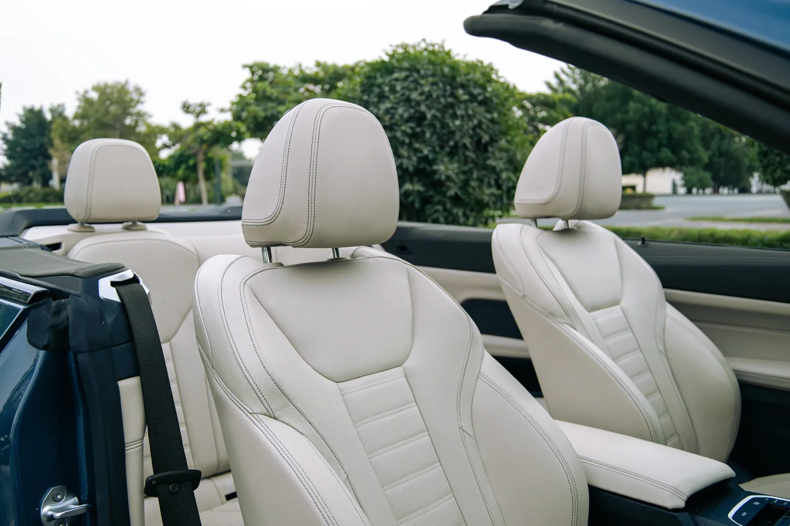 Loyer BMW 4-Series 430i xDrive Bleu 2022 en Abou Dabi - 14 