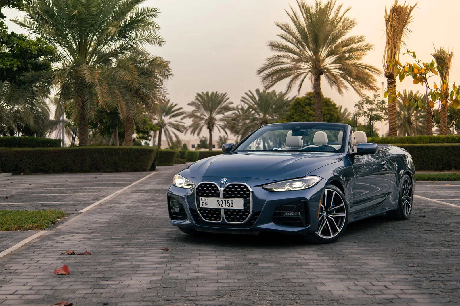 Loyer BMW 4-Series 430i xDrive Bleu 2022 en Abou Dabi - 2 