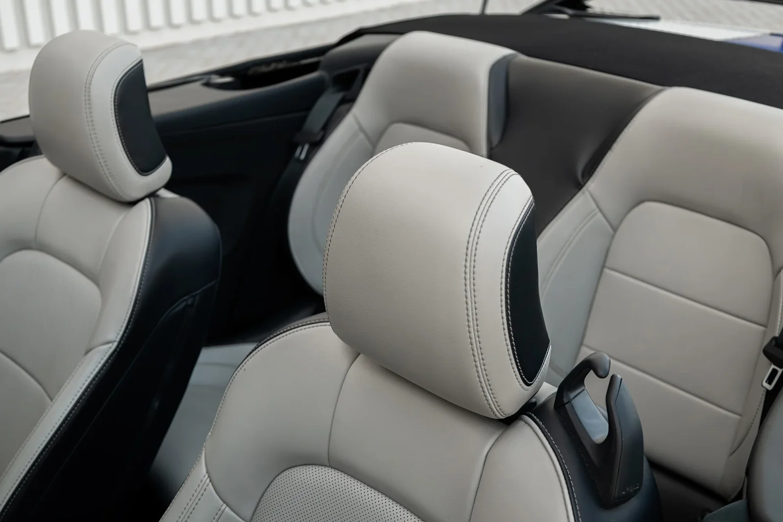 Huren Ford Mustang  Wit 2024 in Abu Dhabi - 13 