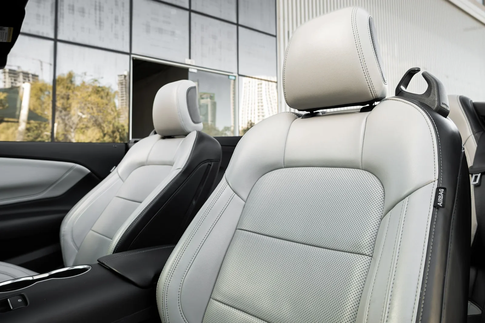 Huren Ford Mustang  Wit 2024 in Abu Dhabi - 5 