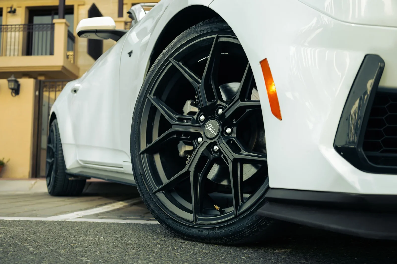 Huren Ford Mustang  Wit 2024 in Abu Dhabi - 12 