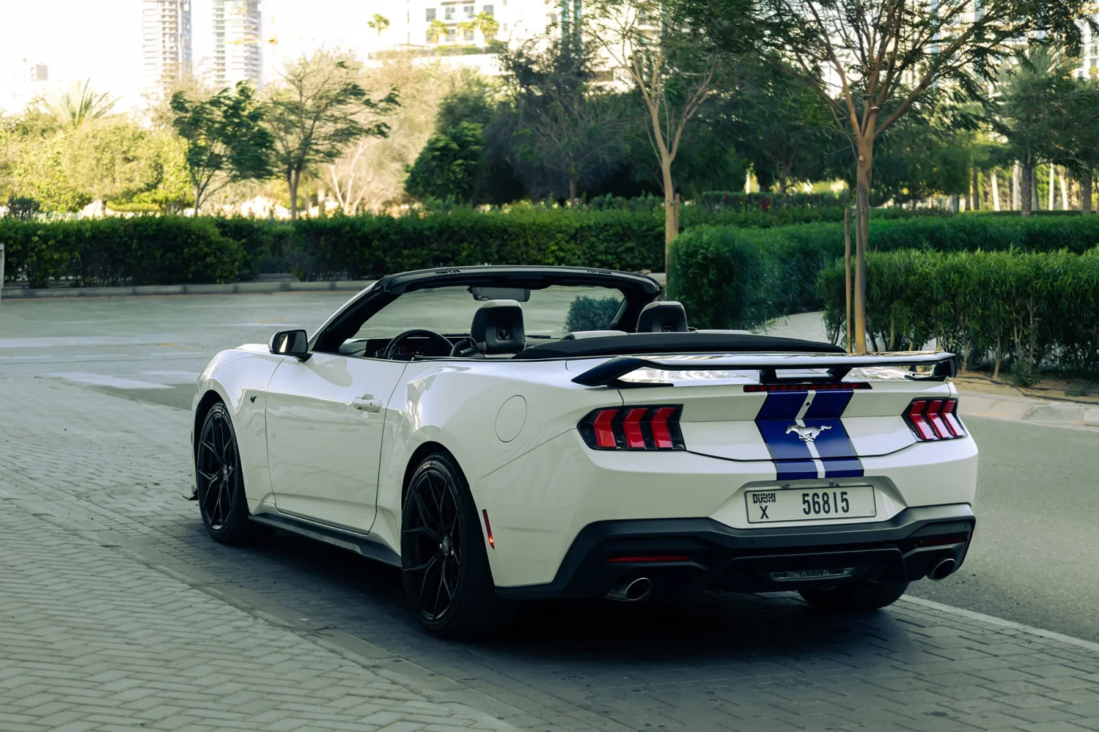 Huren Ford Mustang  Wit 2024 in Abu Dhabi - 9 