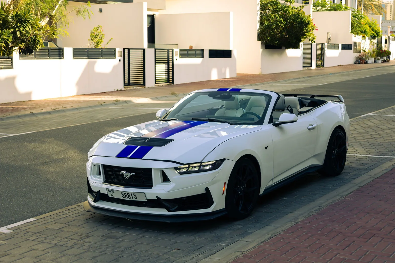 Huren Ford Mustang  Wit 2024 in Abu Dhabi - 10 