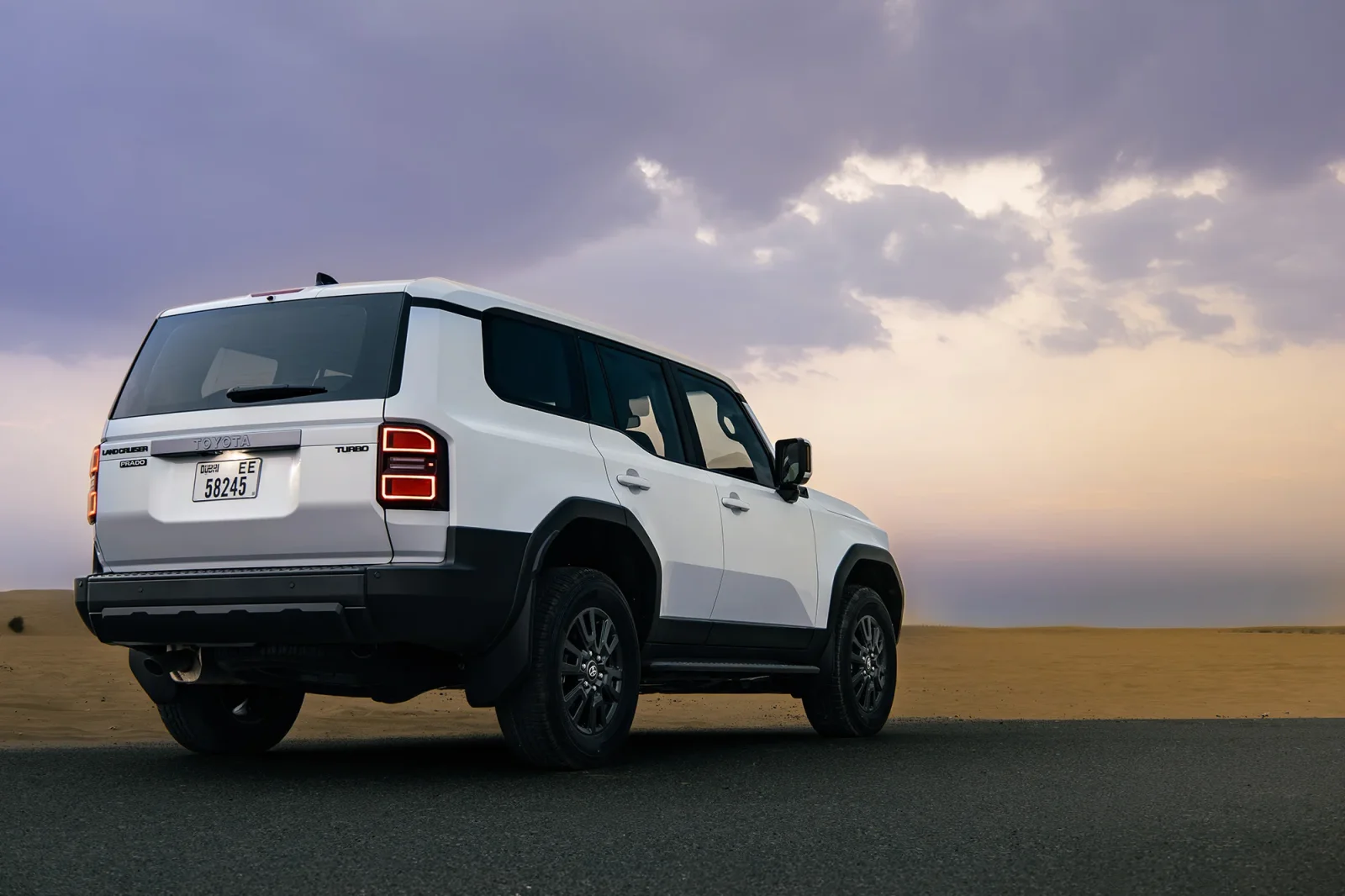 Affitto Toyota Land Cruiser Prado 250 Bianco 2025 in Abu Dhabi - 10 