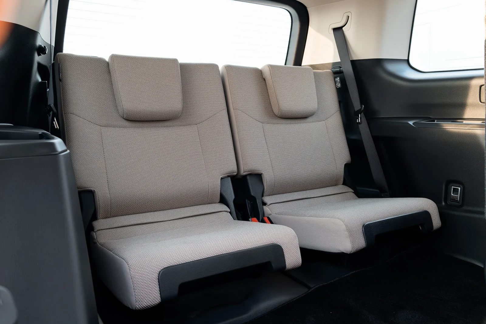 Affitto Toyota Land Cruiser Prado 250 Bianco 2025 in Abu Dhabi - 8 