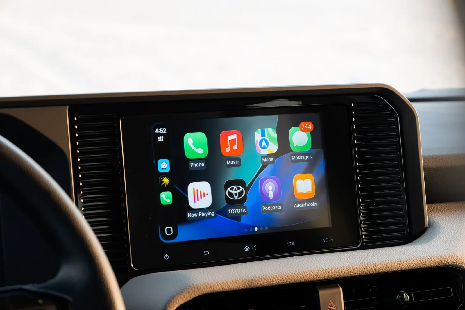 Affitto Toyota Land Cruiser Prado 250 Bianco 2025 in Abu Dhabi - 4 