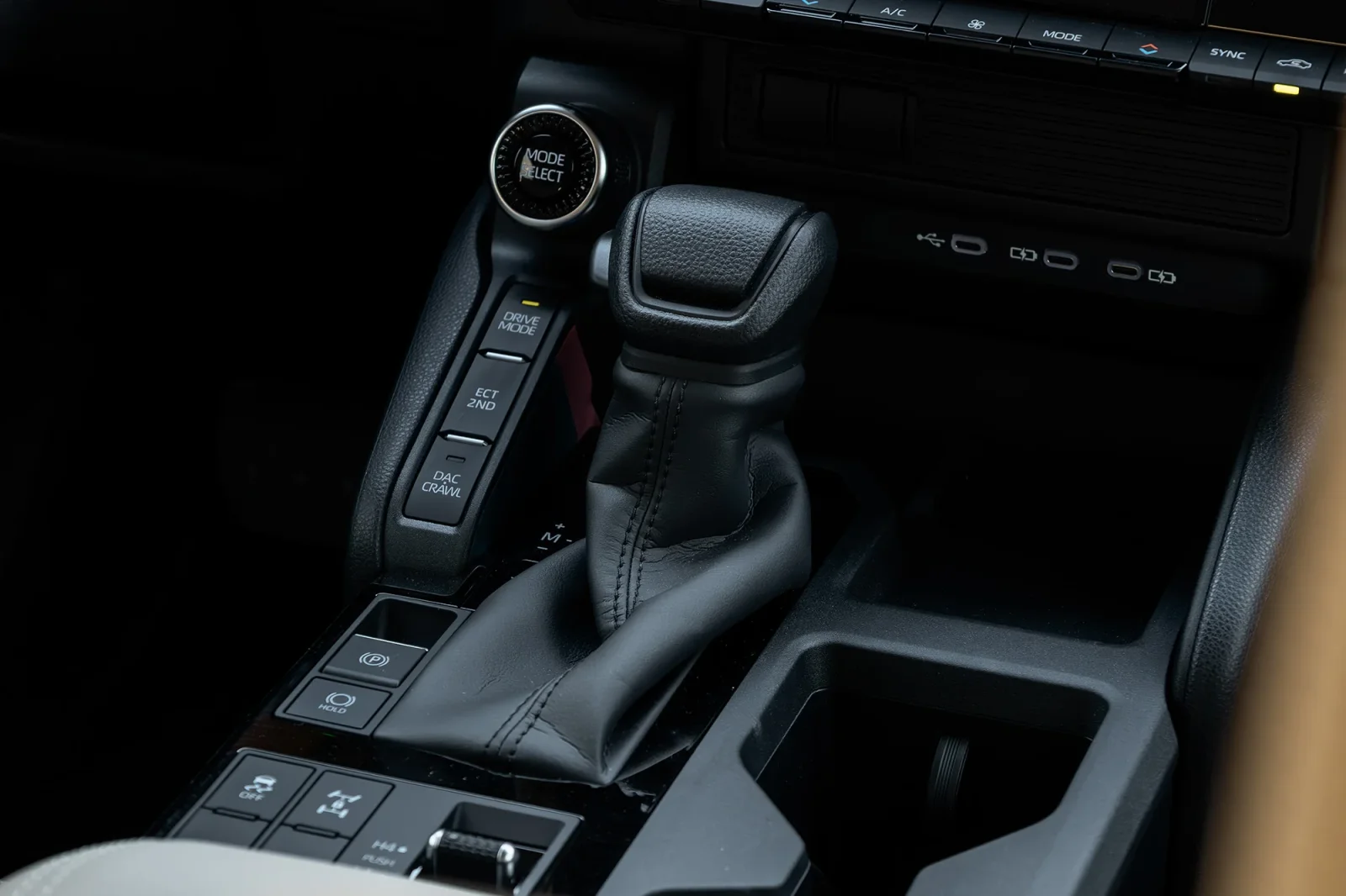 Affitto Toyota Land Cruiser Prado 250 Bianco 2025 in Abu Dhabi - 9 